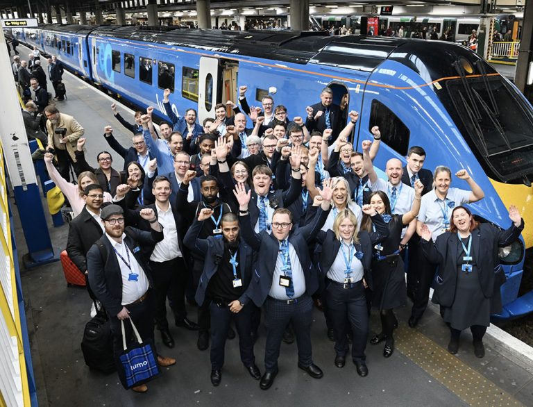 Lumo launches new West Coast service